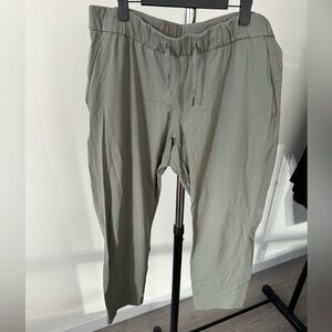 Lululemon On The Fly Pant  (27” inseam), Size 14, 4-Way Stretch Luxstreme